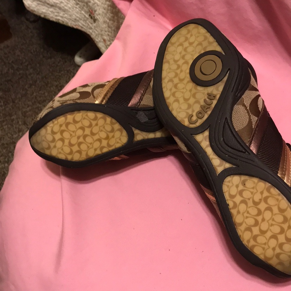 Shoes - Picture 3 of 4